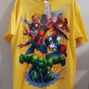 Large yellow Marvel tshirt